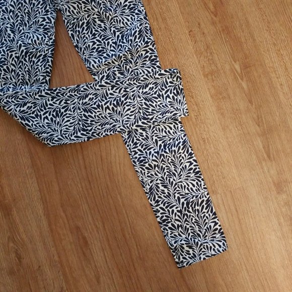 J. Crew Mid-rise Toothpick Black & White Fern Print Pants - Size 24 NWT. - Picture 3 of 9